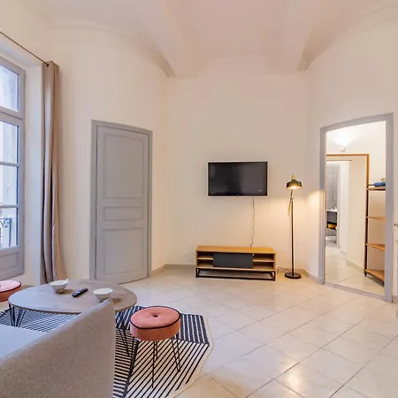 Spacieux Appartement En Plein Coeur De Beziers Exterior photo